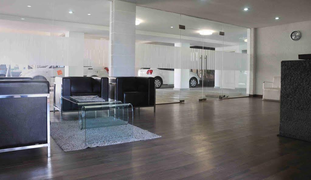 Hotel At Home Suites , Gachibowli, Hyderabad Exteriör bild